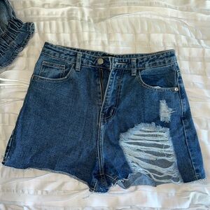 Pretty Little Thing Mid Blue Wash Ripped Denimn Mom Shorts size 6